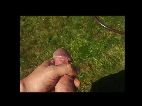 ❤️ گرم hottie پنهنجي گلابي pussy fucked حاصل ڪري ۽ هڪ اونهاري جي باغ ۾ squirt سان cums ❌  ️❤